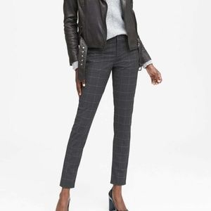 BANANA REPUBLIC RYAN CHARCOAL PLAID PANTS 2 REG